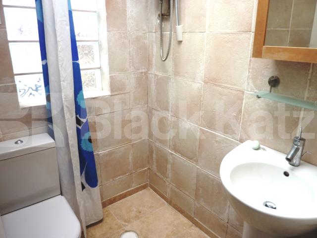 			NEW INSTRUCTION!, Studio Apartment, 1 bath, 1 reception Studio			 Fitzroy Square, FITZROVIA